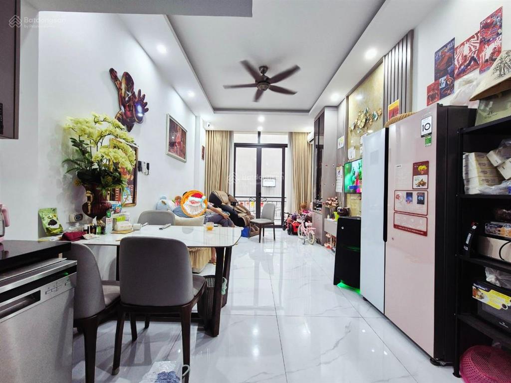 Hiếm phố đường láng  ô tô vào nhà  35mx5tang  gần phố  10,6 tỷ  0852 349 ***