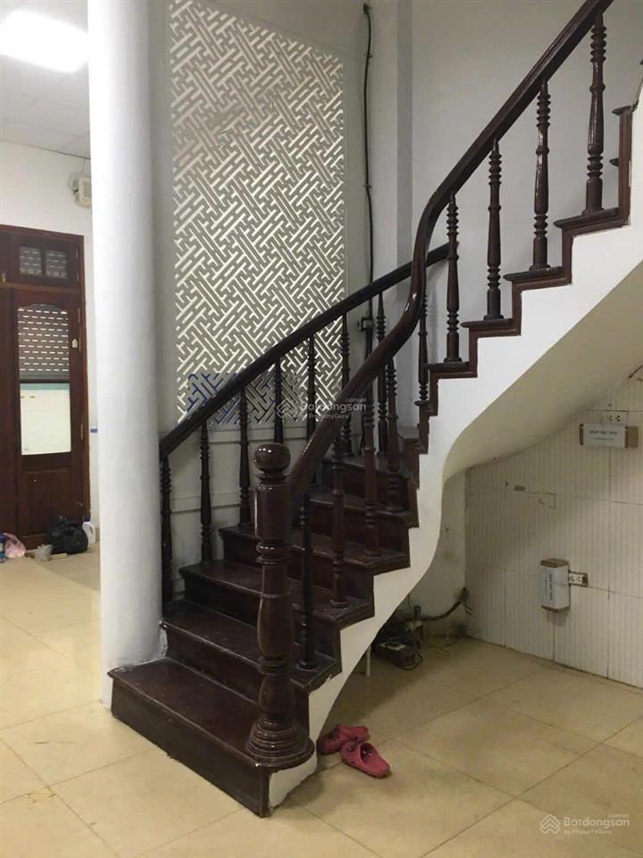 Cho thuê nhà riêng mạc thái tổ cầu giấy  40mx5tầng  1 nhà ra phố  ngõ oto  18tr  0852 349 ***