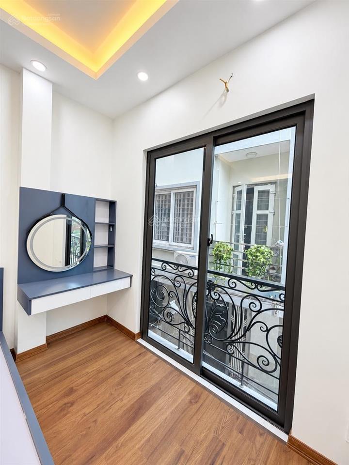 Nhỉnh 7tỷ  xuân đỉnh  5tầng thang máy  cách oto 3 bước chân  nhà xây mới  chủ mót 0852 349 ***