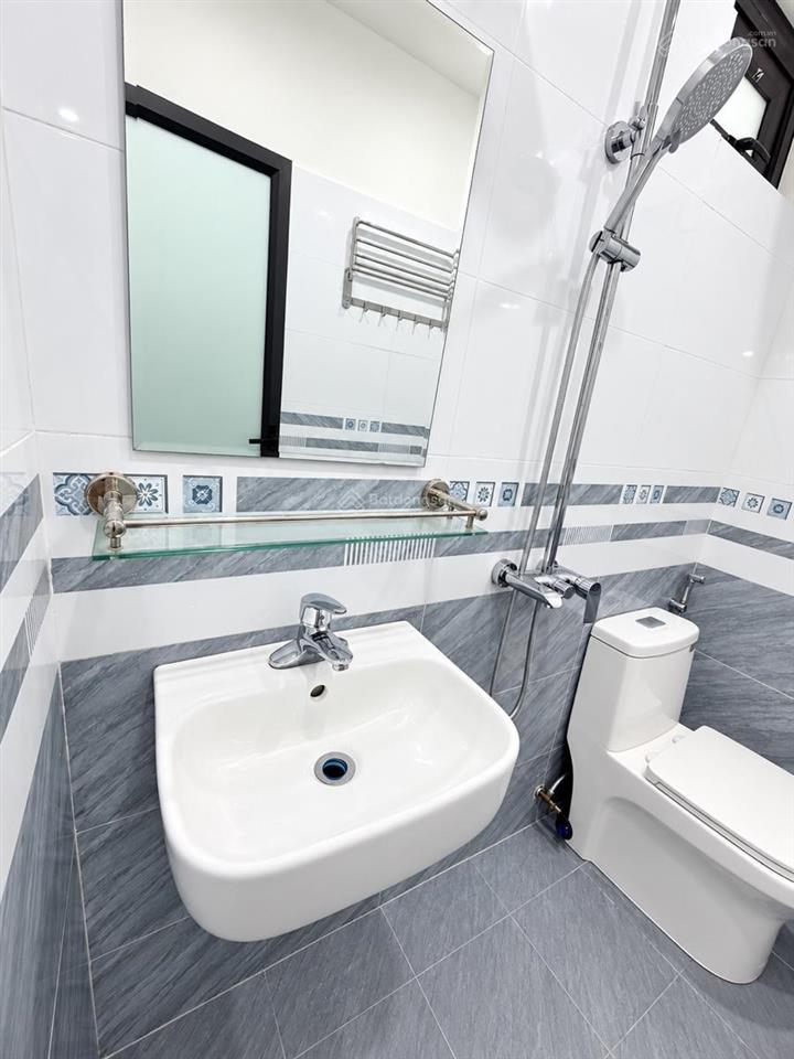 Nhỉnh 7tỷ  xuân đỉnh  5tầng thang máy  cách oto 3 bước chân  nhà xây mới  chủ mót 0852 349 ***