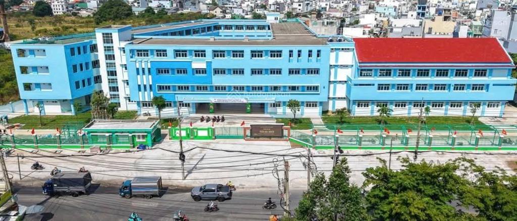 Cần bán nhà mặt tiền bờ bao tân thắng, đối diện aeon tân phú