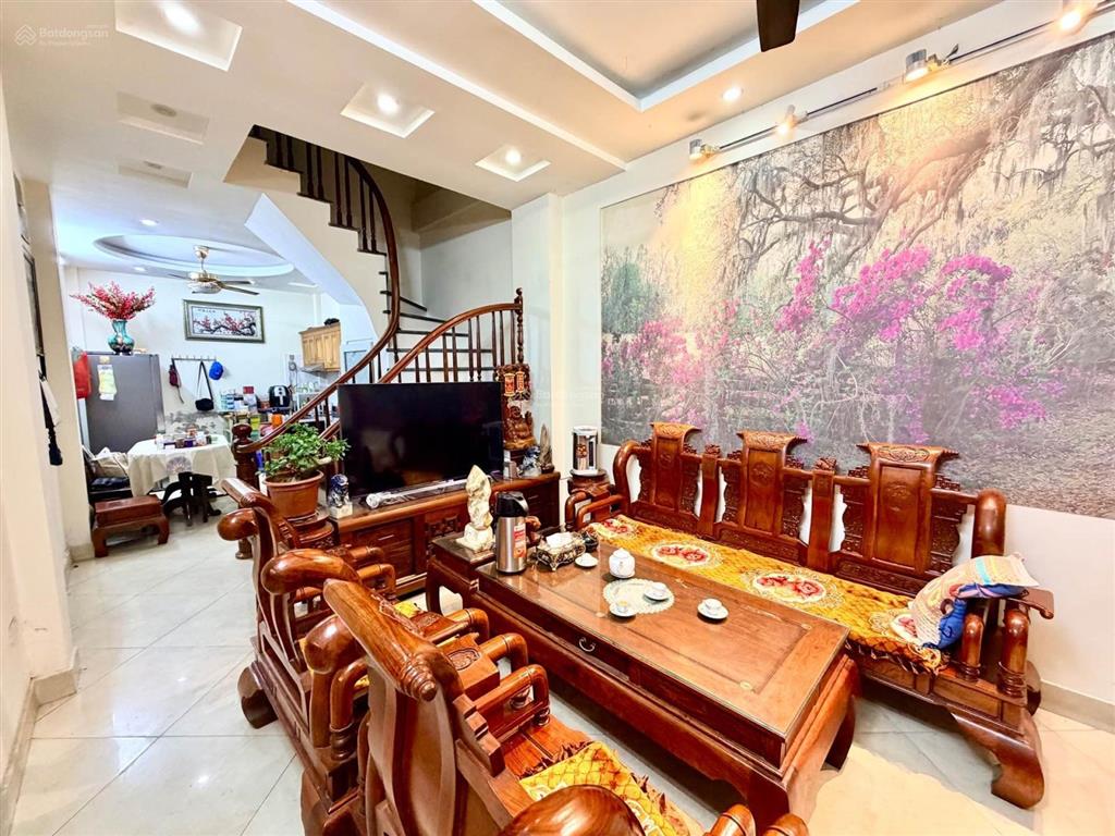 Bán nhà kim ngưu 45m2 5 tầng phân lô 10m ra đường ô tô