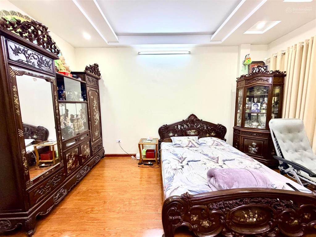 Bán nhà kim ngưu 45m2 5 tầng phân lô 10m ra đường ô tô