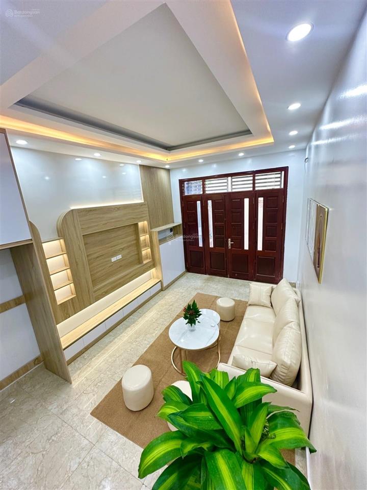 Bán nhà hoàng mai 2 mặt thoáng, cách ô tô 15m, 5 tầng, sổ đỏ vuông đẹp