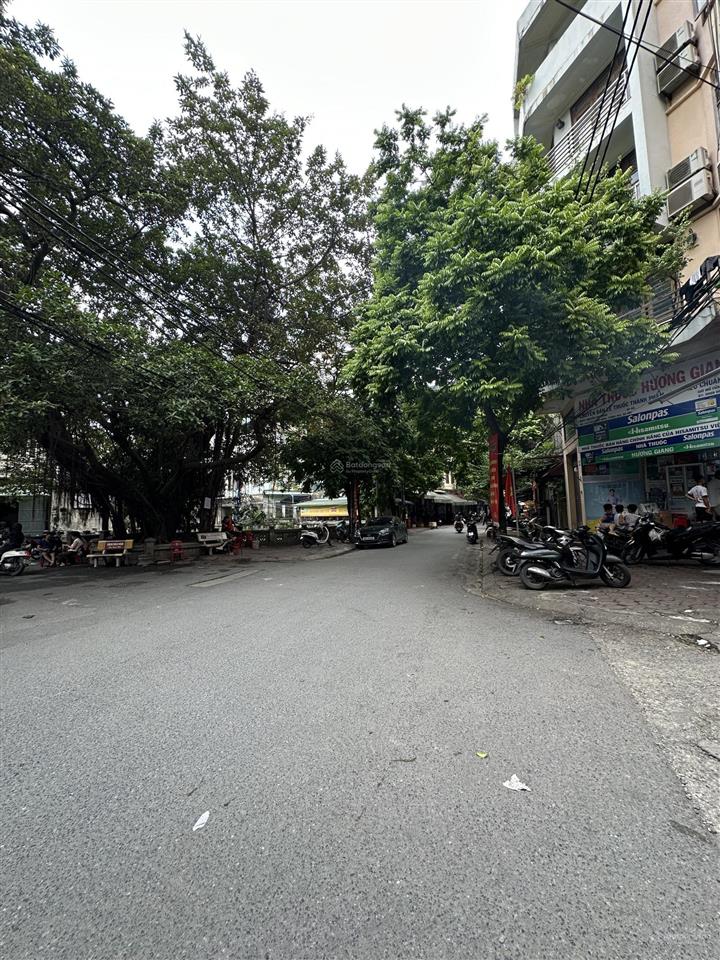 Ccmn xây mới 8 tầng thang máy  20m ra đường ô tô