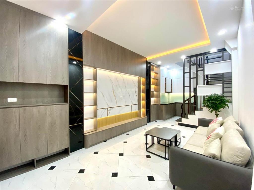 Nhà trương định ô tô dừng đỗ trước cửa hai thoáng vĩnh viễn