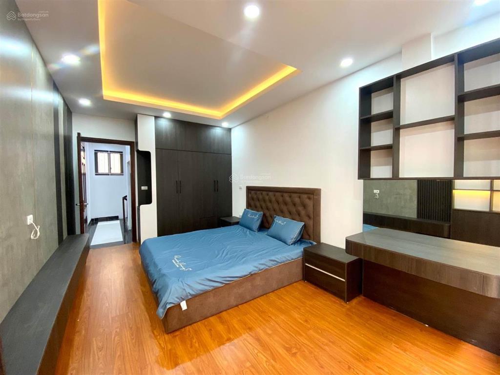 Nhà trương định ô tô dừng đỗ trước cửa hai thoáng vĩnh viễn