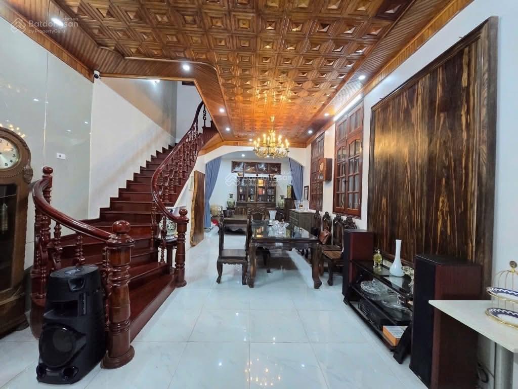Bán nhà mai động lô góc 3 mặt ngõ ô tô vị trí hiếm