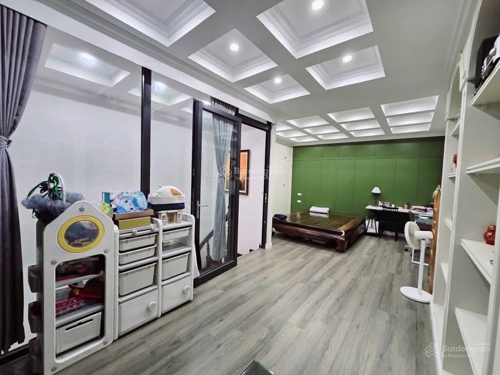 Bán nhà mai động lô góc 3 mặt ngõ ô tô vị trí hiếm