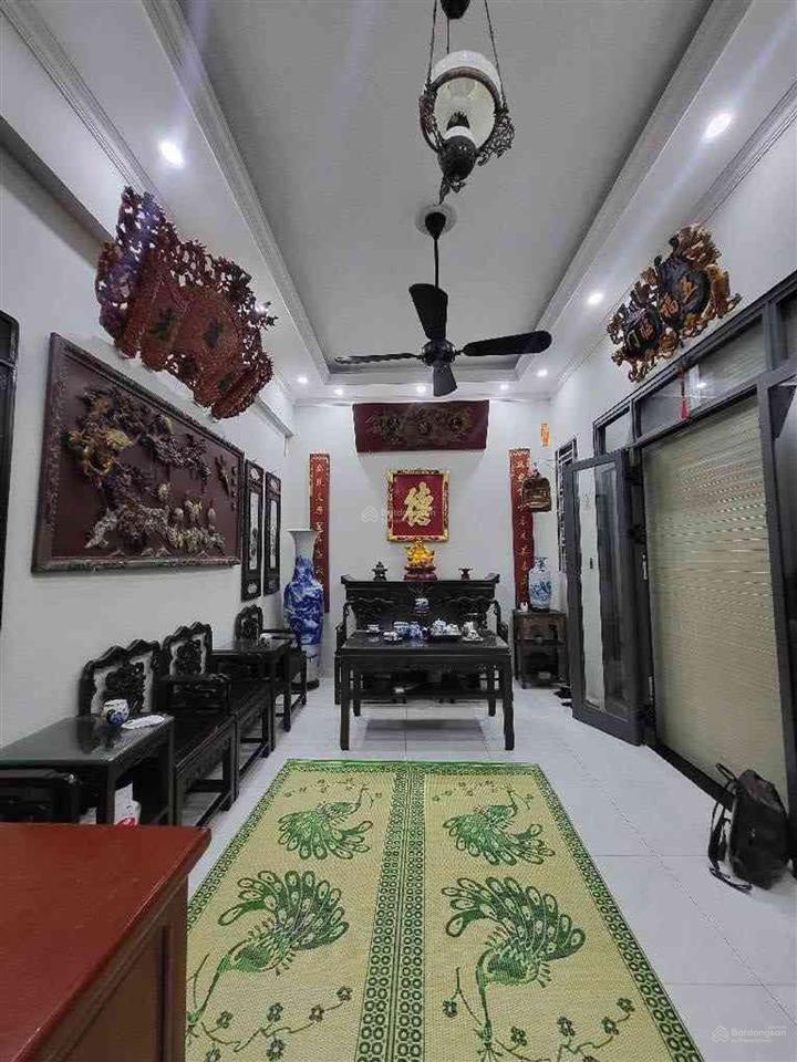 Bán nhà trương định  chủ hạ chào 200 triệu  nhà dân xây chắc chắn  mặt ngõ thông  cách ô tô 10m
