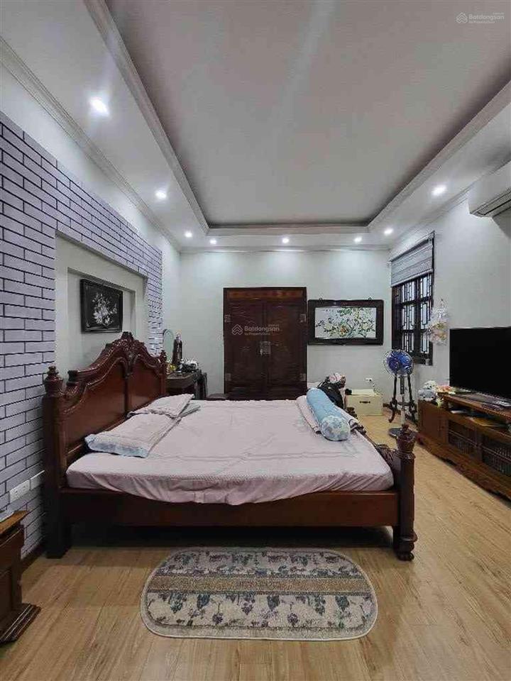 Bán nhà trương định  chủ hạ chào 200 triệu  nhà dân xây chắc chắn  mặt ngõ thông  cách ô tô 10m