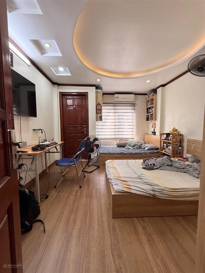 Bán nhà trương định  5 tầng  ô tô đỗ cổng  2 mặt thoáng trước sau
