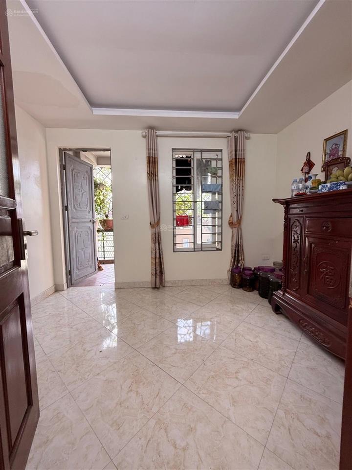 Bán nhà trương định  5 tầng  ô tô đỗ cổng  2 mặt thoáng trước sau
