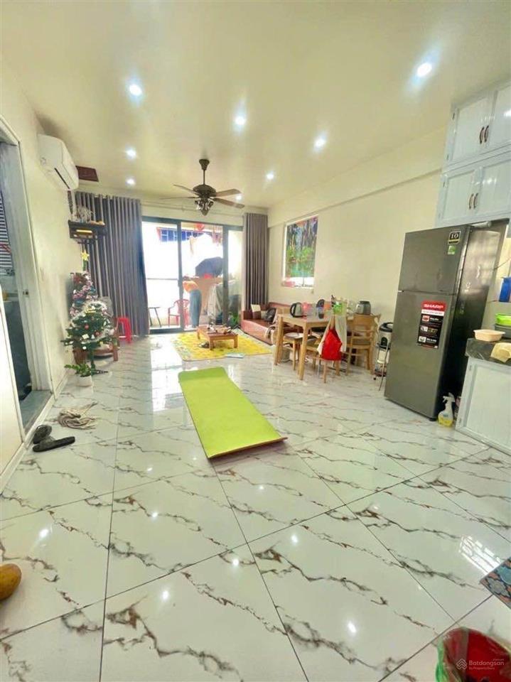 Chung cư đền lừ 2 view thoáng đẹp 2 phòng ngủ, 2 wc sổ đỏ chính chủ