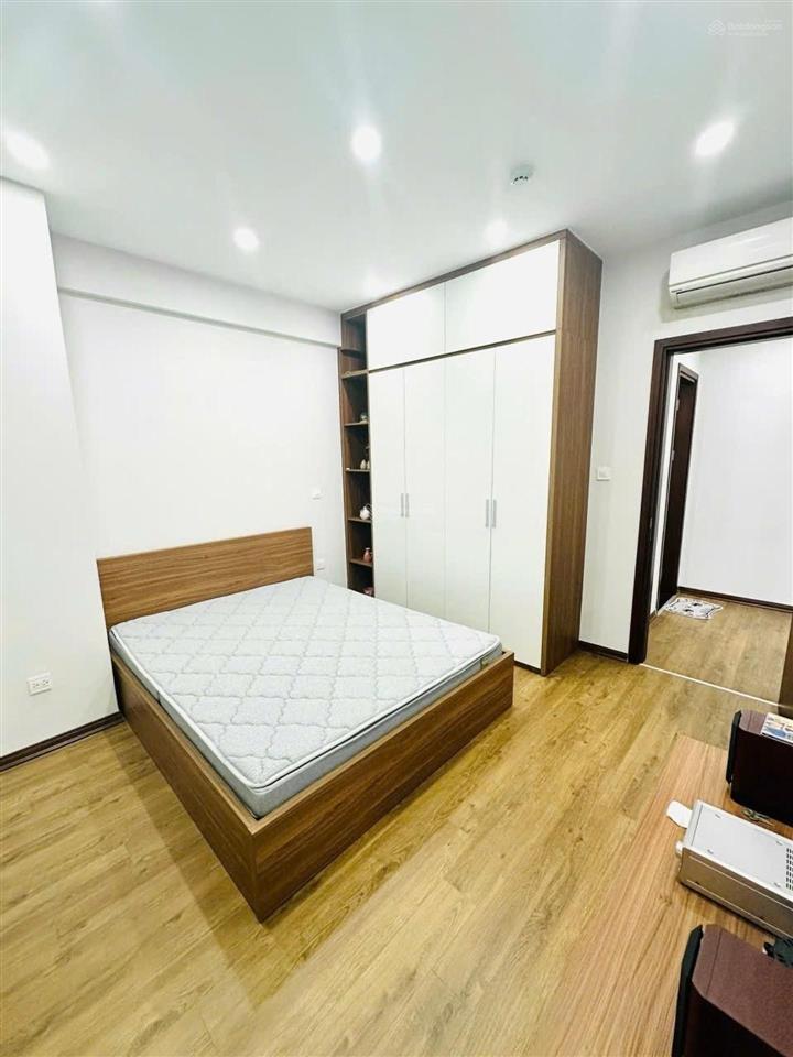Căn hộ view hồ đền lừ lô góc tầng trung 2 ngủ 2 wc có slot ô tô có thể cải tạo 3 ngủ