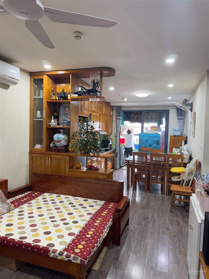 Nội thất sang trọng tầng cao view đẹp 2 phòng ngủ 2 wc full tiện ích, sổ đỏ chính chủ