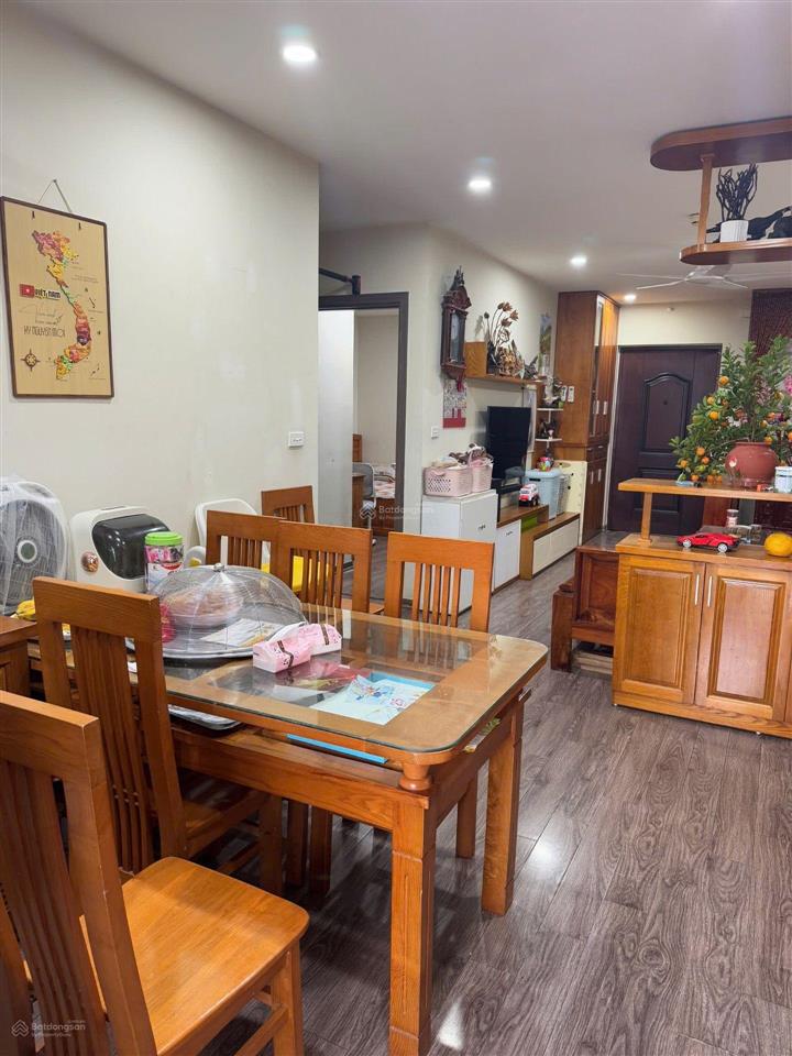 Nội thất sang trọng tầng cao view đẹp 2 phòng ngủ 2 wc full tiện ích, sổ đỏ chính chủ