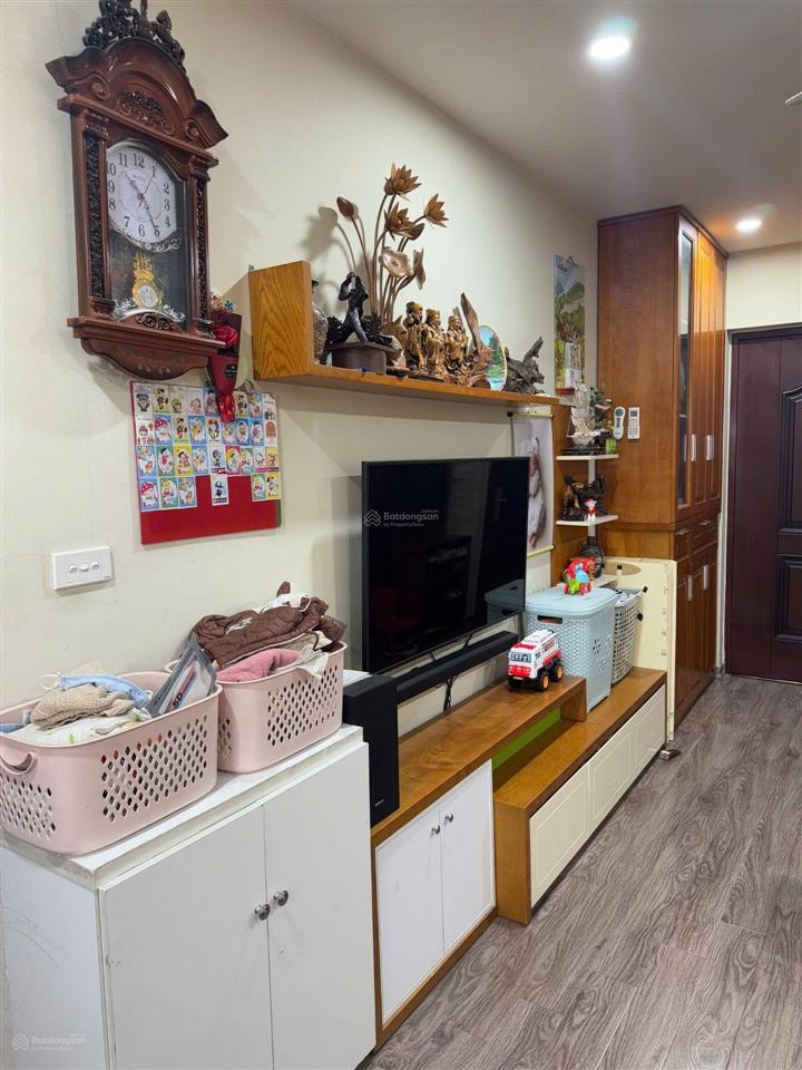 Nội thất sang trọng tầng cao view đẹp 2 phòng ngủ 2 wc full tiện ích, sổ đỏ chính chủ