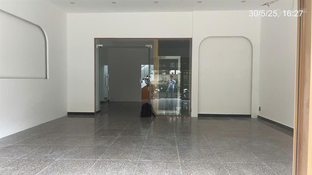 Chính chủ bán shophouse 130m2 hoàng kim thế gia, sổ hồng sẵn, 8 tỷ all  in.  0903 928 ***