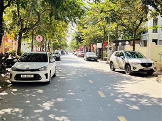 Chính chủ cần bán lk tt12 kđt văn phú dt 92m vị trí ngay mặt ngã tư giao nhau