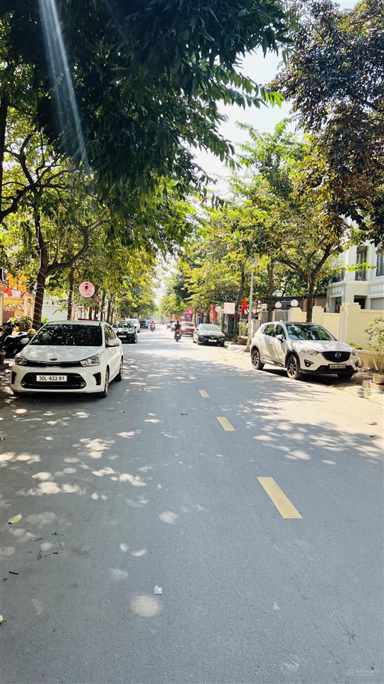 Bán nhà vườn geleximco 120m xây thô, vị trí đẹp