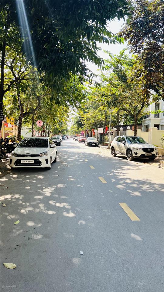 Bán nhà vườn geleximco 120m xây thô, vị trí đẹp