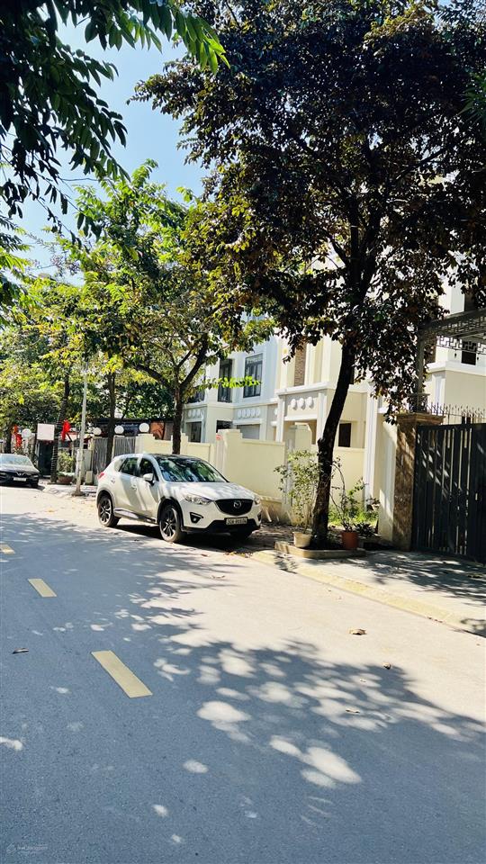 Bán nhà vườn geleximco 120m xây thô, vị trí đẹp