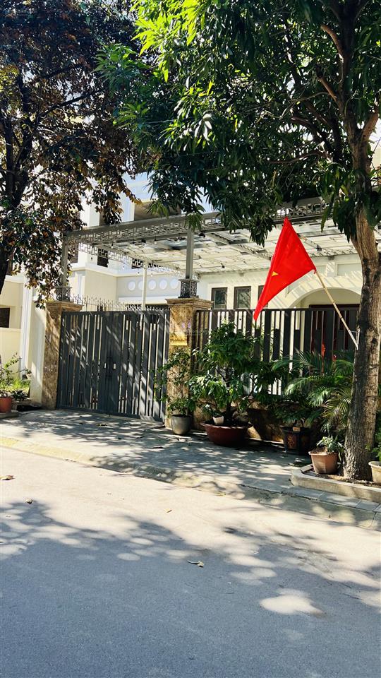 Bán nhà vườn geleximco 120m xây thô, vị trí đẹp