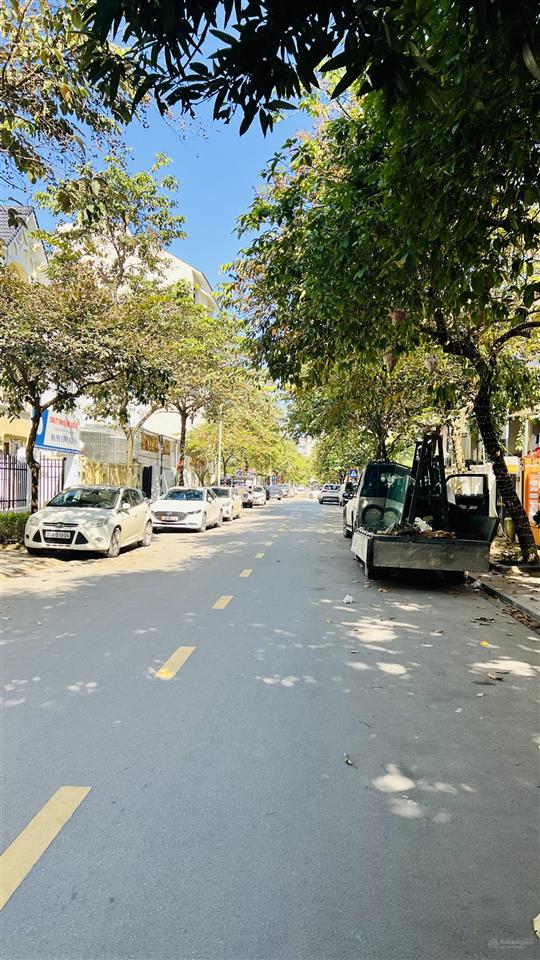 Chính chủ thiện trí muốn bán nhà vườn geleximco khu a . dt 120m