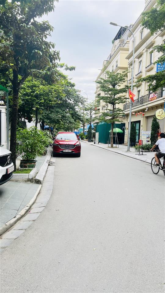 Tôi chính chủ cần chuyển nhượng lại lk tt6 văn quán dt 90,2m
