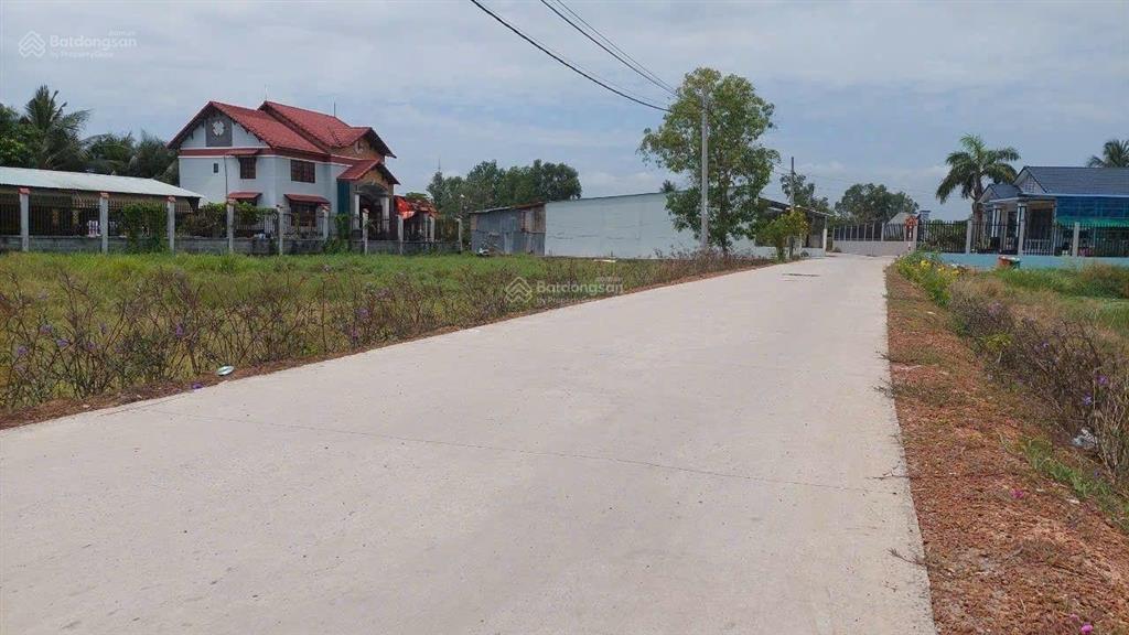 Cần bán nền thổ cư gần chợ hưng long