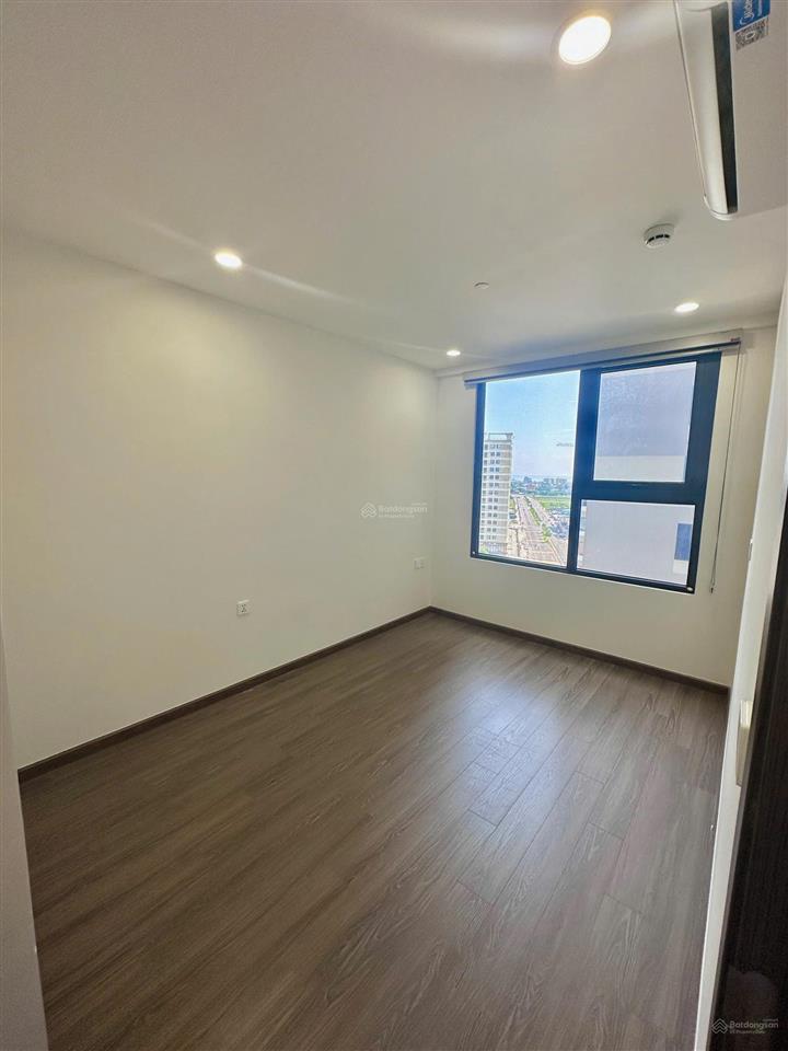 Tôi cần cho thuê căn hộ 2 phòng ngủ (60 m2) gần sông, cách biển chỉ 1,5 km
