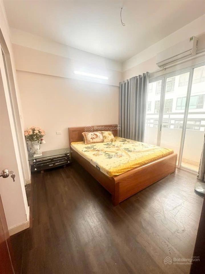 Bán căn hộ ngoại giao đoàn 75m 2 phòng ngủ 2 vệ sinh full nội thất