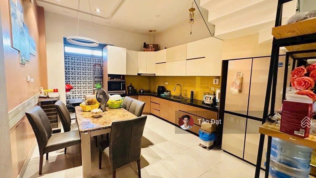 Nhà đẹp 4 tầng hẻm xe hơi quay đầu kha vạn cân linh trung, vị trí sát phạm văn đồng