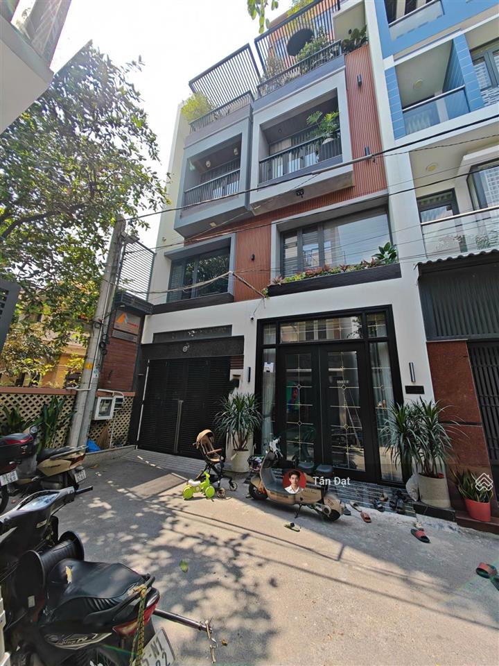 Nhà đẹp 4 tầng hẻm xe hơi quay đầu kha vạn cân linh trung, vị trí sát phạm văn đồng