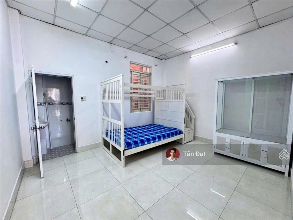 Nhà đẹp 1 trệt 1 lửng 1 lầu  hẻm 8m  sát phạm văn đồng  6.49 tỷ thuận tiện