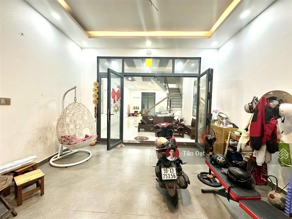 Hot! bán nhà mặt tiền kdc êm đềm linh xuân  90m2 (5x18m)  4 tầng 5pn mới tinh  giá 8.99 tỷ
