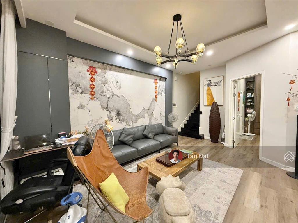 Chỉ 7,99 tỷ sở hữu nhà 3 tầng đẹp ngay đường số 22, phường linh đông 4pn, ngang 5,4m