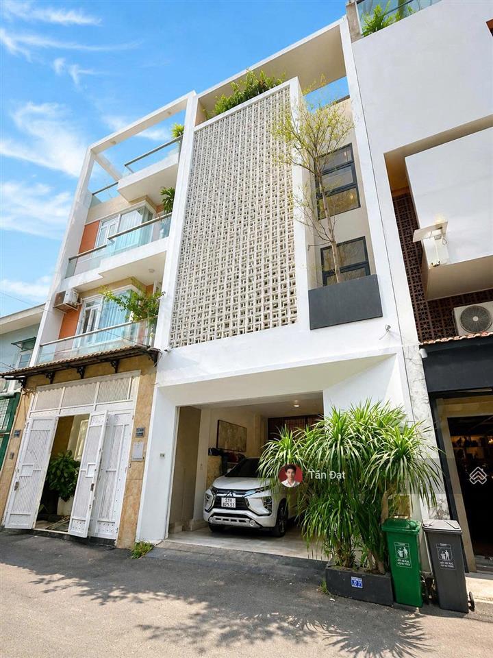 Chỉ 7,99 tỷ sở hữu nhà 3 tầng đẹp ngay đường số 22, phường linh đông 4pn, ngang 5,4m
