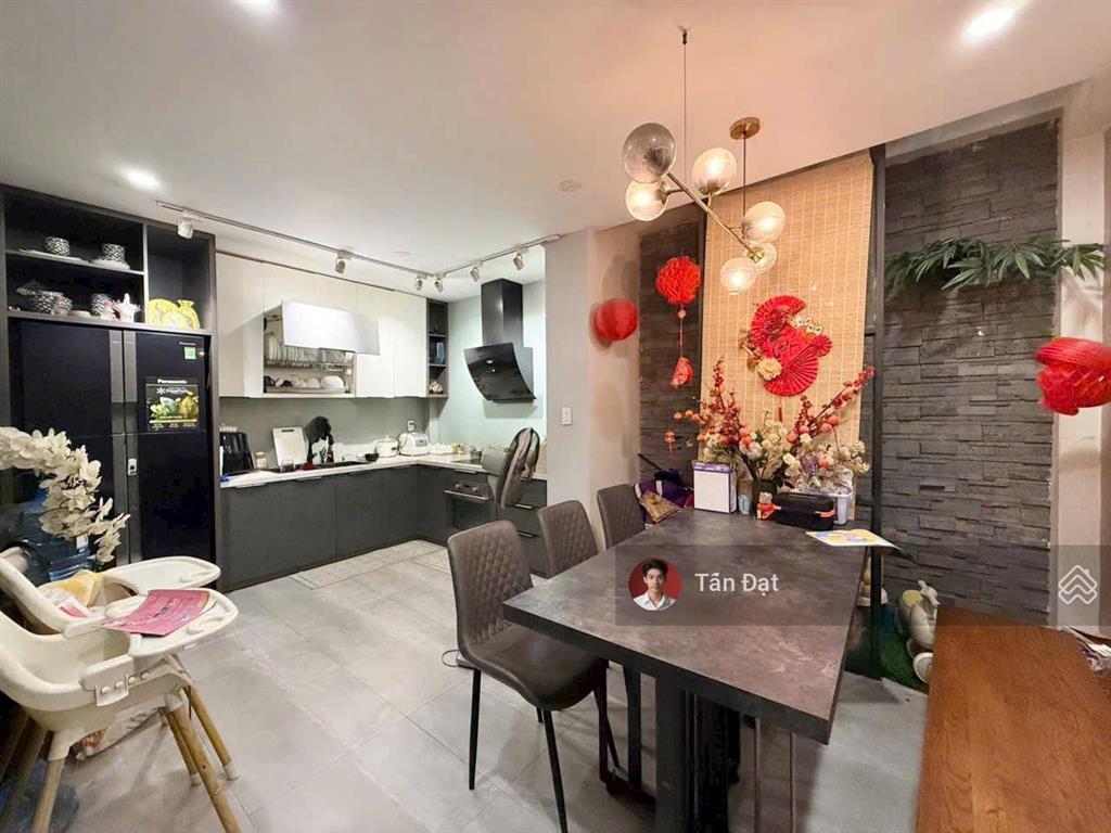Chỉ 7,99 tỷ sở hữu nhà 3 tầng đẹp ngay đường số 22, phường linh đông 4pn, ngang 5,4m