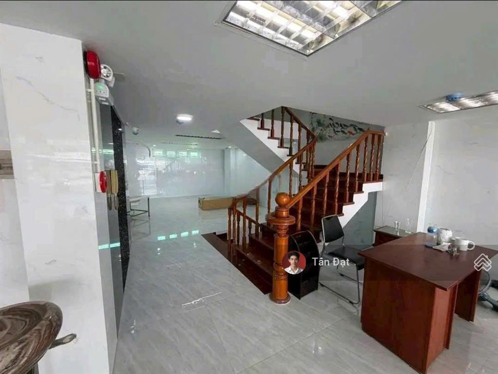 Tòa nhà 5 tầng mặt tiền kinh doanh kha vạn cân phù hợp làm vp, trung tâm ngoại ngữ, nha khoa