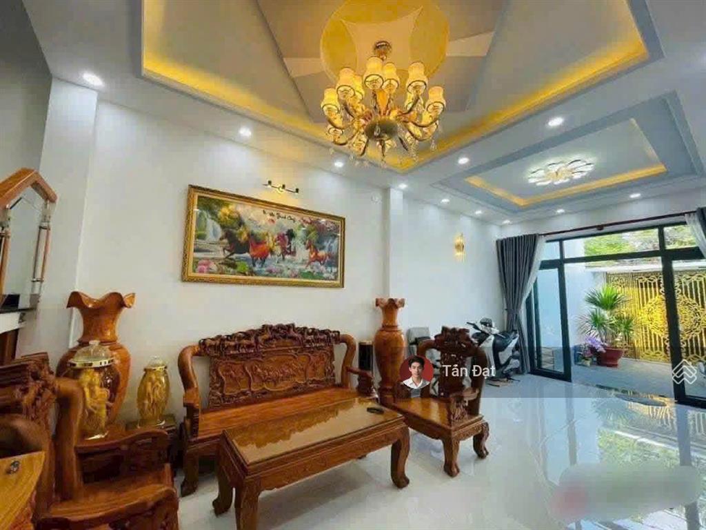  bán nhà giảm từ 11,2 tỷ xuống loanh quanh 9 tỷ  có trả là có bán