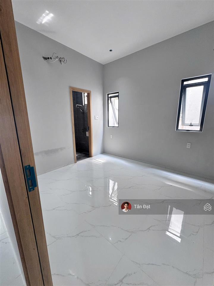 Nhà mới 100m2 2pn 2wc gần vincom q9 sẵn thu nhập 10tr/tháng | giá chỉ 4,6 tỷ