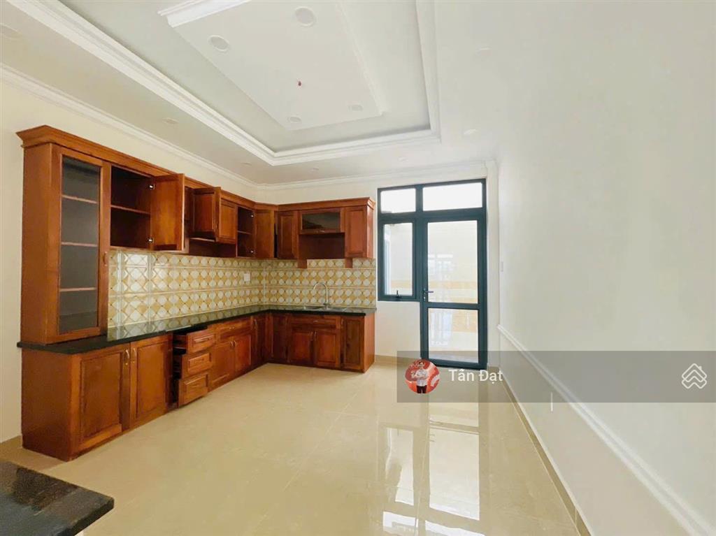 Nhà mới 4 tầng cách mặt tiền quốc lộ 13 chỉ 70m  thuận tiện lên các quận trung tâm