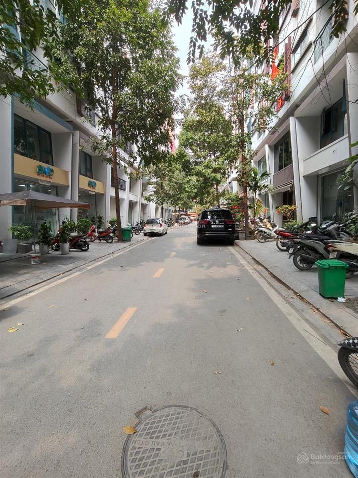 Bắt đáy tài sản tố hữu! chủ hạ kịch sàn 1.8 tỷ biệt thự kđt ngân hà, sổ đỏ sang tên ngay lập tức.