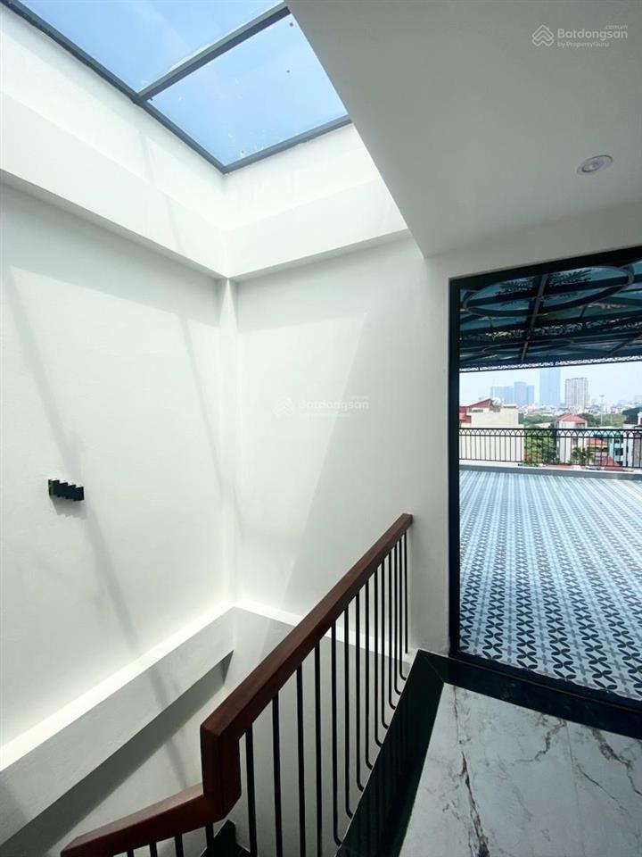 Dòng tiền 1,8 tỷ/năm tại võ chí công. tòa nhà 97m2 xây 7 tầng thang máy, 22 chdv full nội thất.