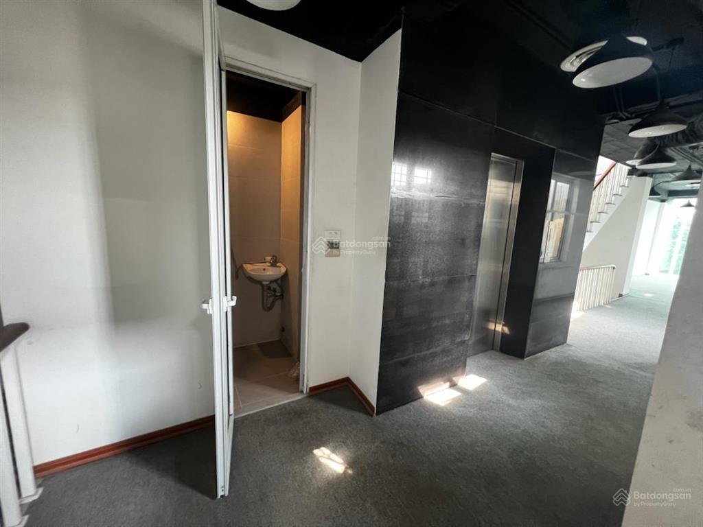 Bán tòa nhà mặt phố khu vực tôn đức thắng, quận đống đa, 6 tầng thang máy, diện tích xây dựng 108m