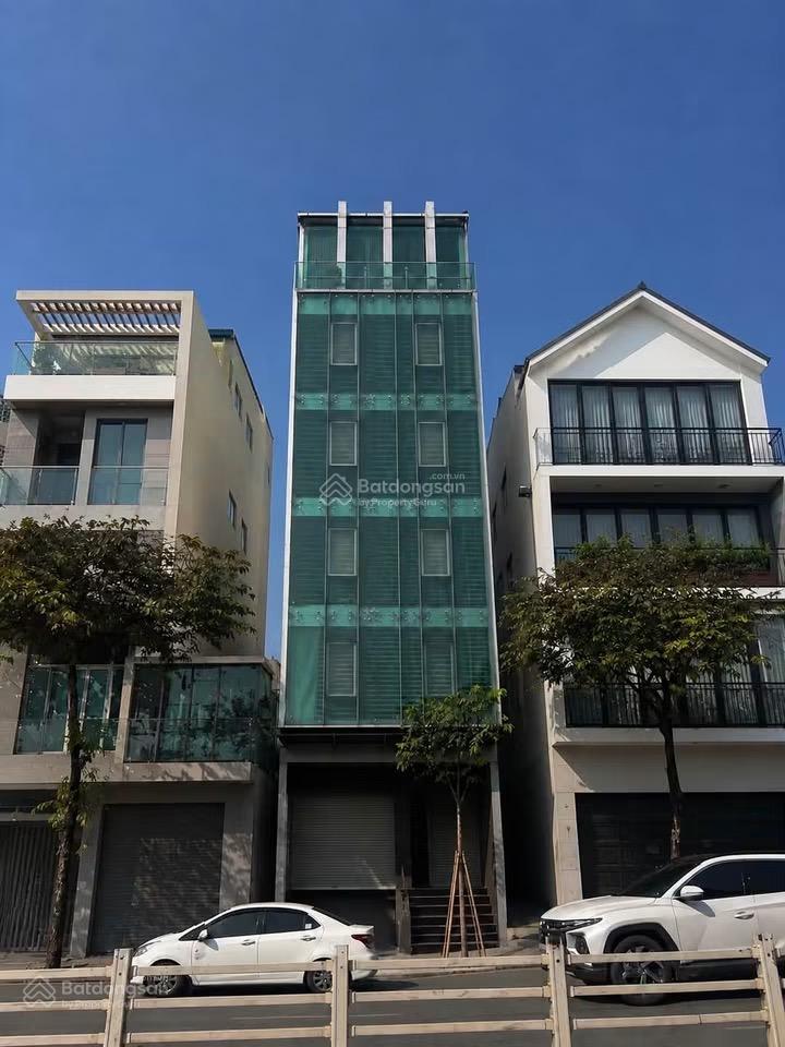 Bán tòa nhà mặt phố khu vực tôn đức thắng, quận đống đa, 6 tầng thang máy, diện tích xây dựng 108m
