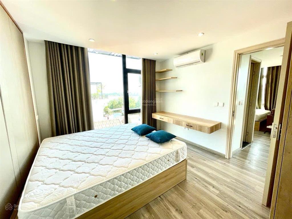 Tòa chdv 40 phòng view hồ tây 265m 9 tầng 2 thang máy doanh thu ~5 tỷ/năm