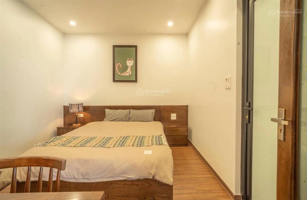 Bán tòa căn hộ mặt hồ tây 130m 8 tầng lô góc 3 mặt thoáng dòng tiền 250 triệu/tháng